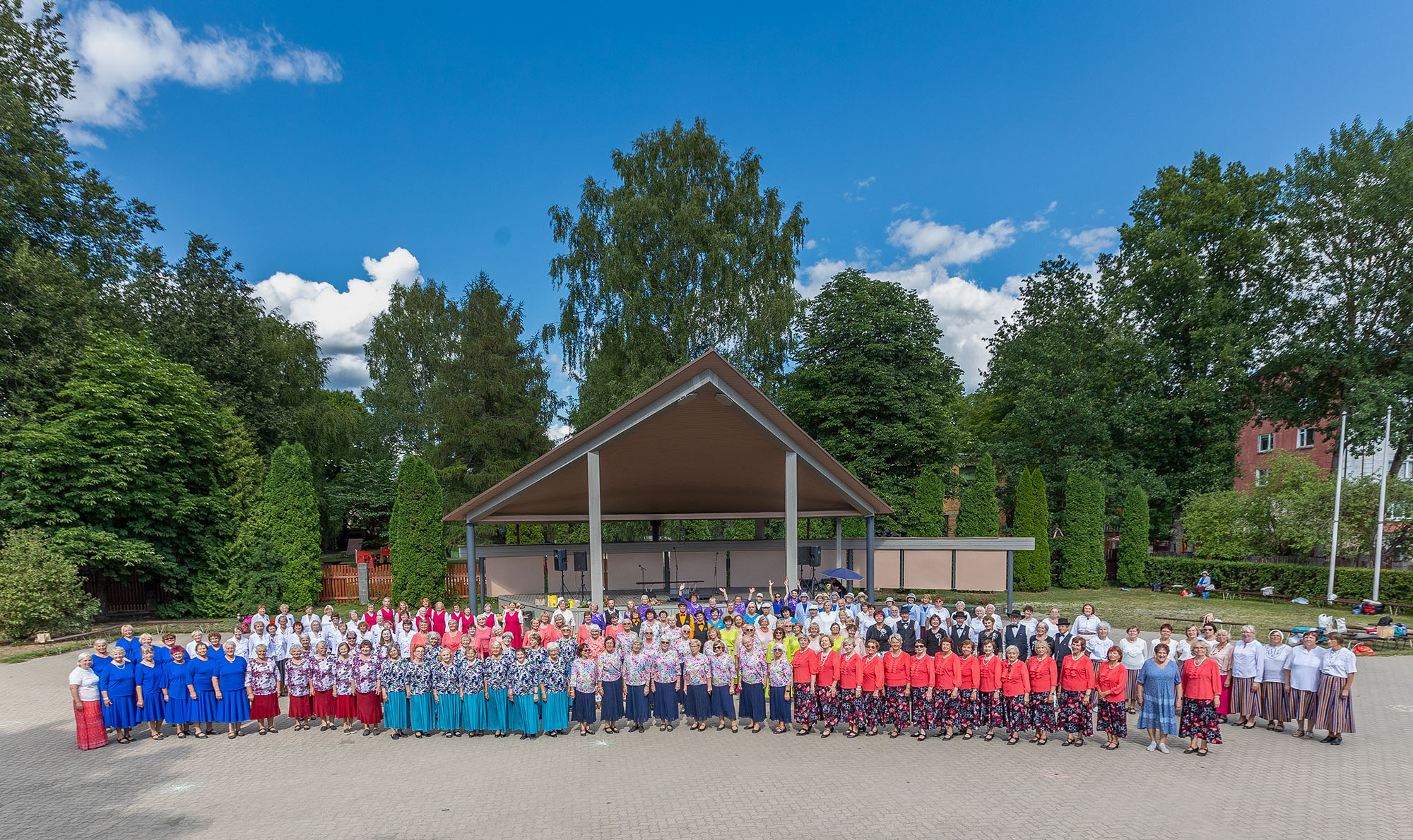 Video kokkuvõte Võrumaa XV seeniortantsupäev 2023 - Tantsijaid Võrust Viruni FOTO: Aigar Nagel
